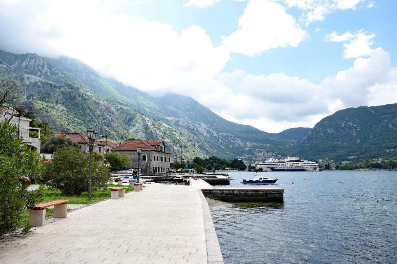 Apartments Martiva Kotor Exteriör bild